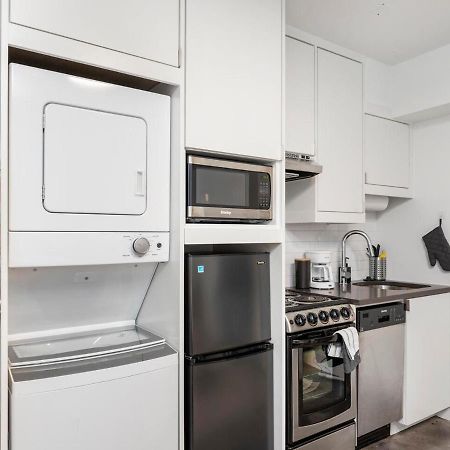 Апартаменты Comfortable Studio With Queen Bed, City Walkable! Атланта Экстерьер фото