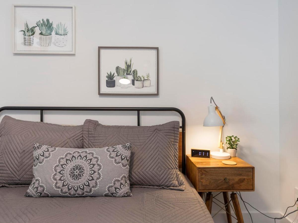 Апартаменты Comfortable Studio With Queen Bed, City Walkable! Атланта Экстерьер фото