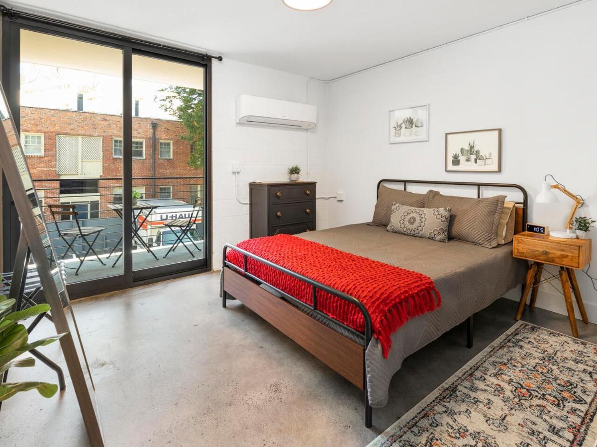 Апартаменты Comfortable Studio With Queen Bed, City Walkable! Атланта Экстерьер фото