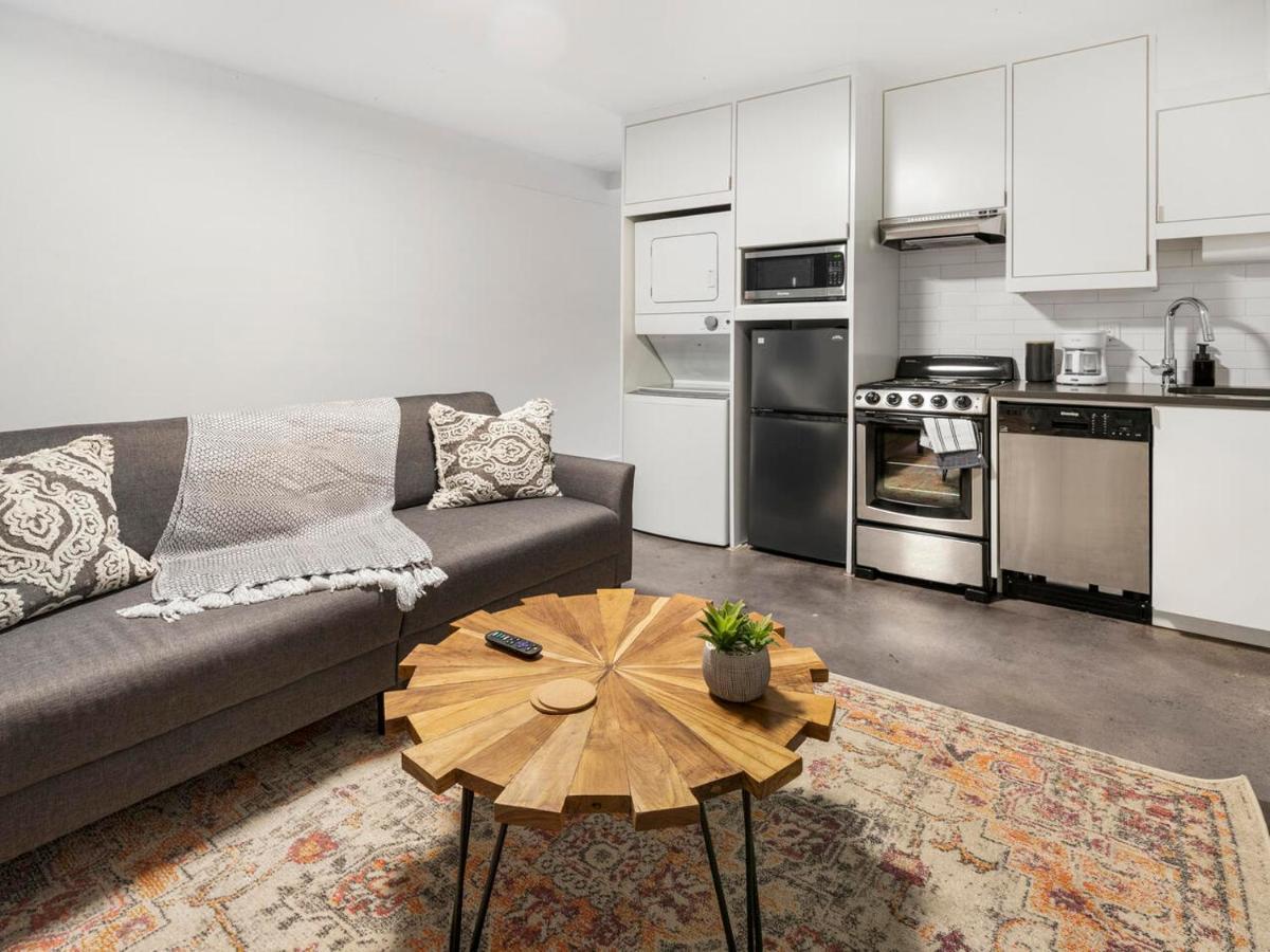 Апартаменты Comfortable Studio With Queen Bed, City Walkable! Атланта Экстерьер фото
